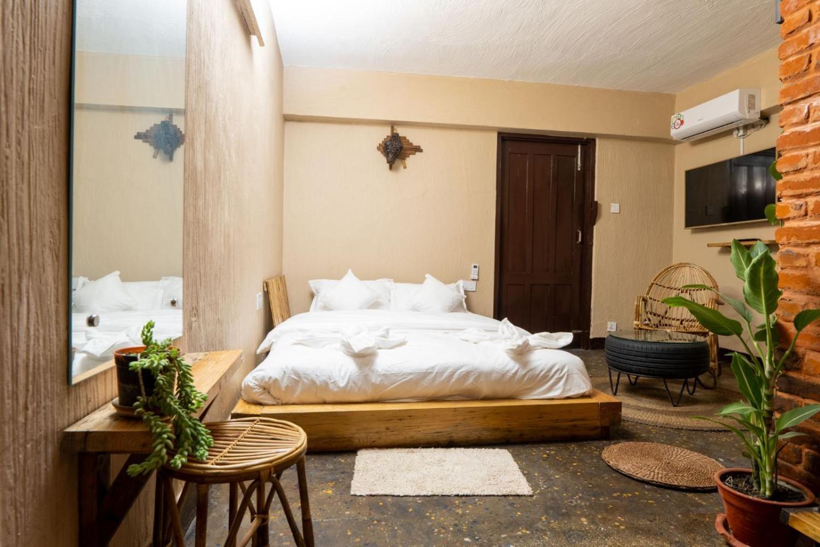 The Weavers Inn Lalitpur Exteriör bild
